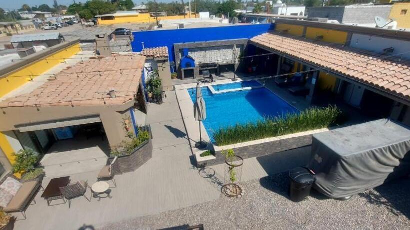 פנסיון The Hideaway Condo Full Place