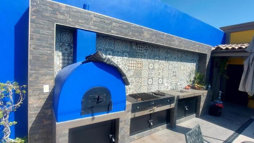 פנסיון The Hideaway Condo Full Place