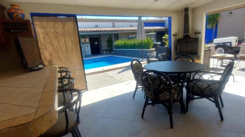 פנסיון The Hideaway Condo Full Place