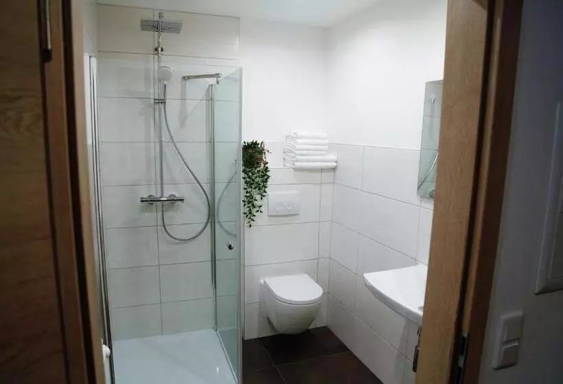 Aamiaismajoitus (B&B) Landgasthof Obersteberg