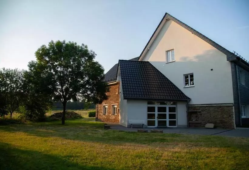 Aamiaismajoitus (B&B) Landgasthof Obersteberg