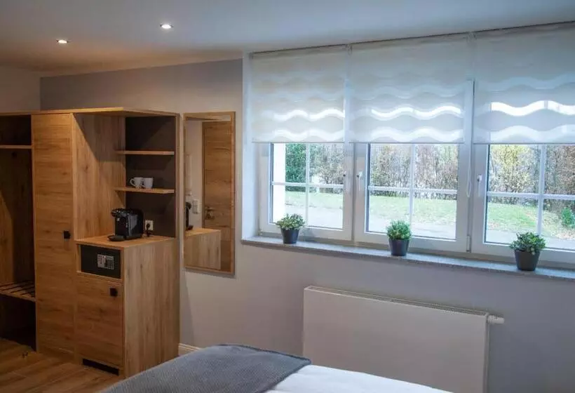 Aamiaismajoitus (B&B) Landgasthof Obersteberg