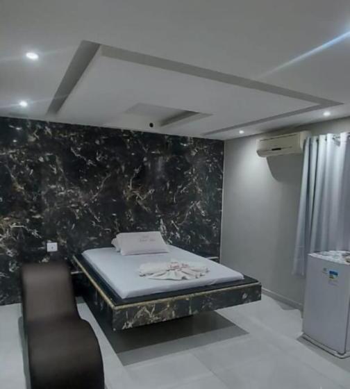 هتل Canal Hum Comercial