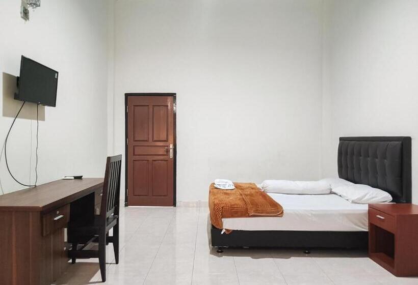 Hotel Reddoorz Plus Syariah Near Simpang Rimbo Jambi