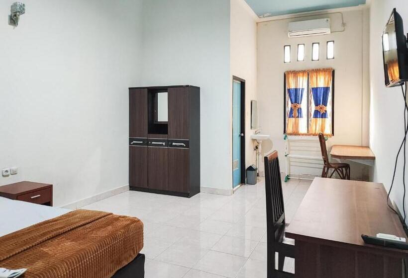 Hotel Reddoorz Plus Syariah Near Simpang Rimbo Jambi