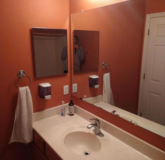 پانسیون Avalon Stay 7 Nights Minimum Booking