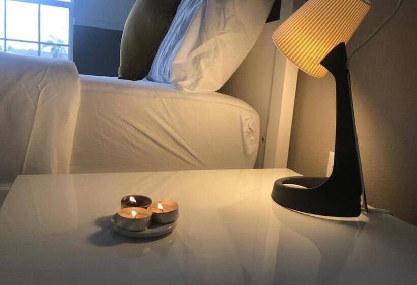 پانسیون Avalon Stay 7 Nights Minimum Booking