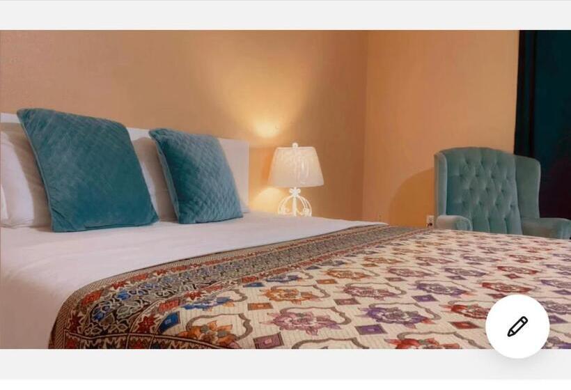 پانسیون Avalon Stay 7 Nights Minimum Booking