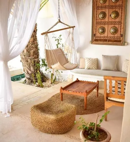 Majatalo Dar Shams