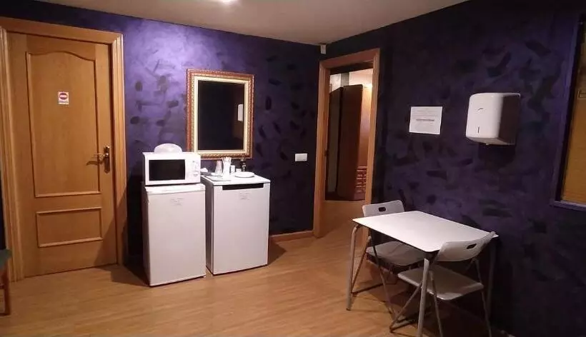 پانسیون Hostal Happystay