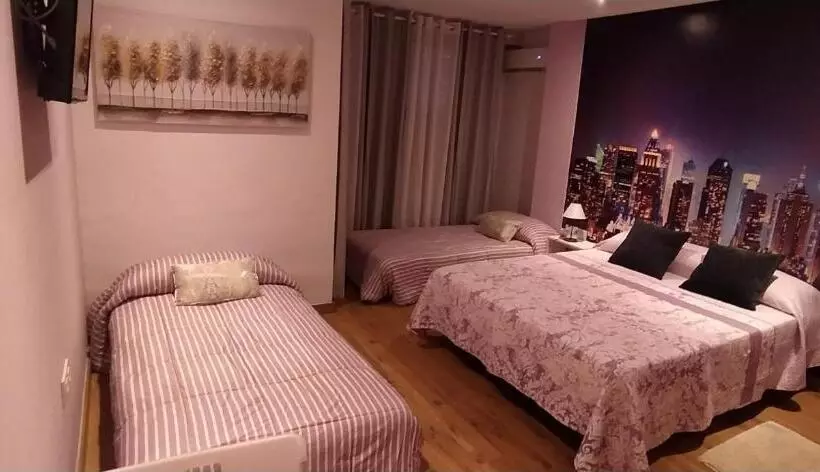 پانسیون Hostal Happystay
