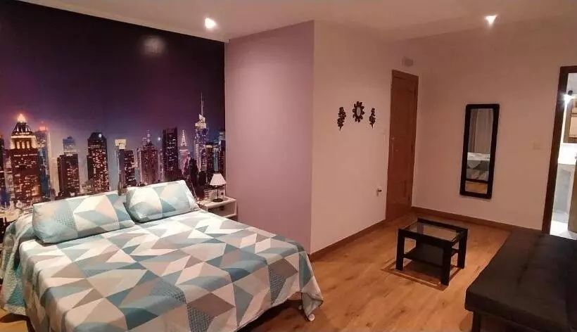 پانسیون Hostal Happystay