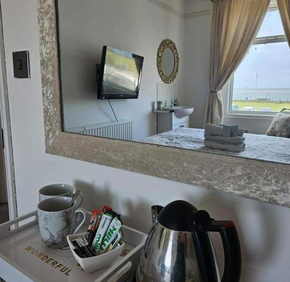 بنسيون The Beach House