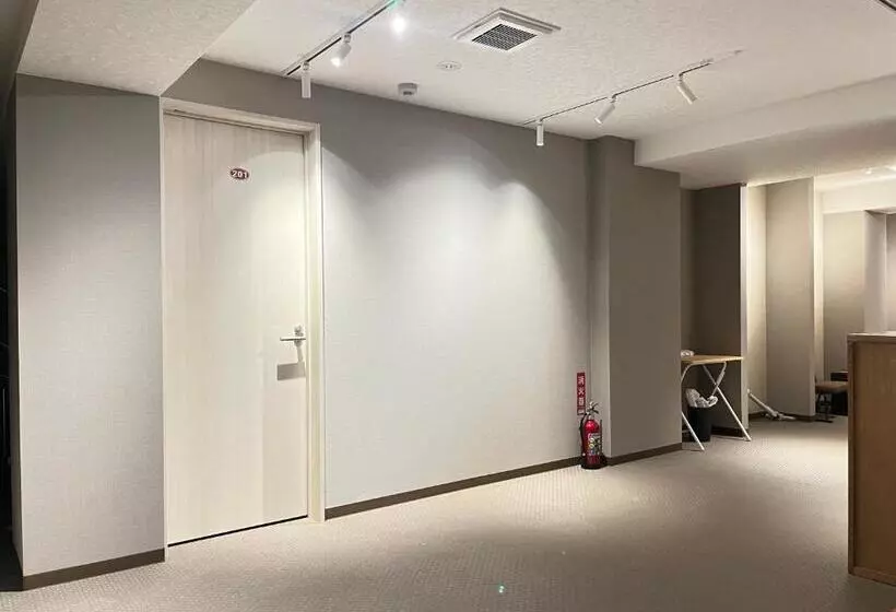 Ryokan 駅本ビル民宿