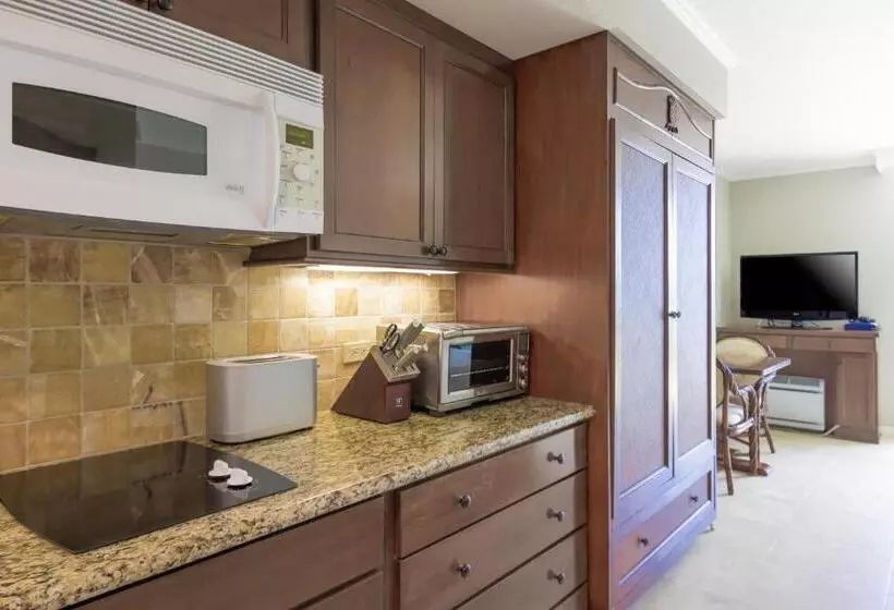 ユースホステル Luana Waikiki #710