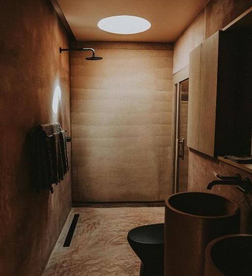 Отель Mira Earth Studios