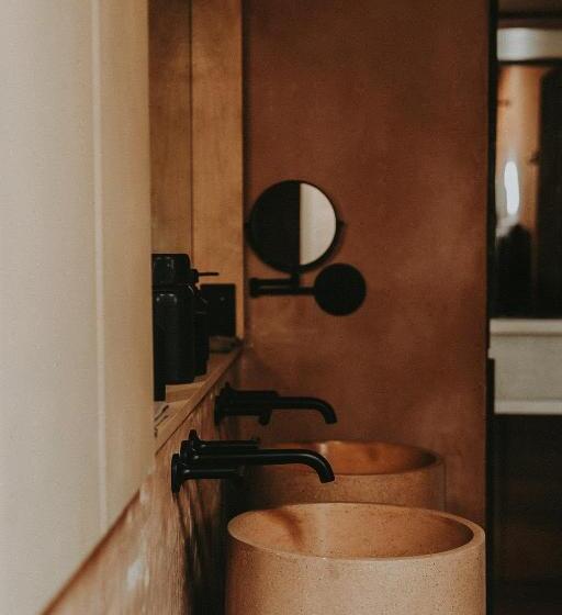 Отель Mira Earth Studios