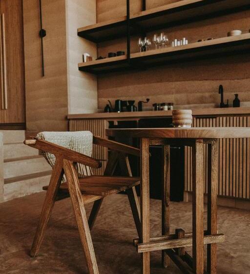 Отель Mira Earth Studios