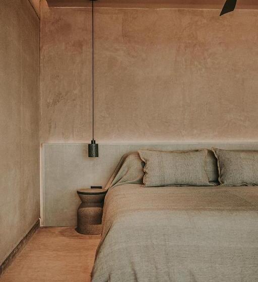 Отель Mira Earth Studios