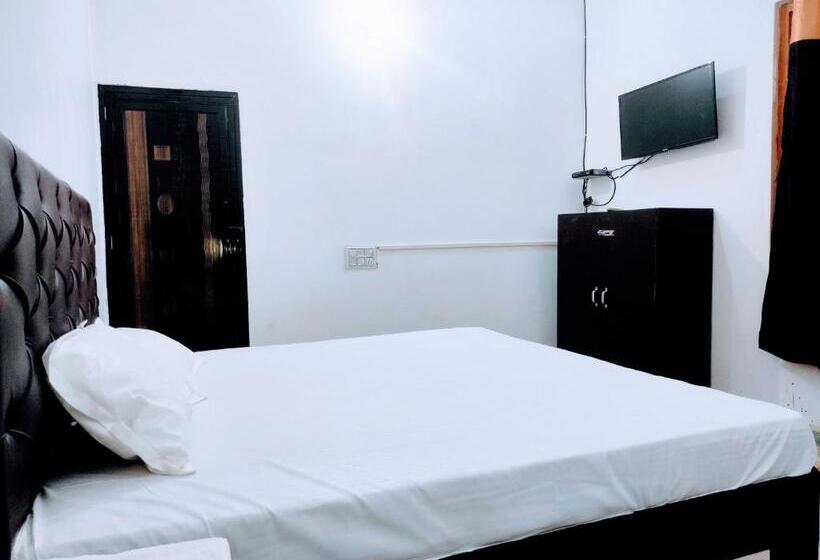 בית מלון כפרי Oyo Mahira