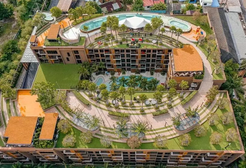 Hotelli The Marin Phuket Kamala Beach