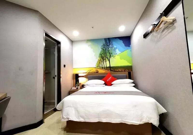 Junyi Hotel Linyi Yinan Zhisheng Hot Spring