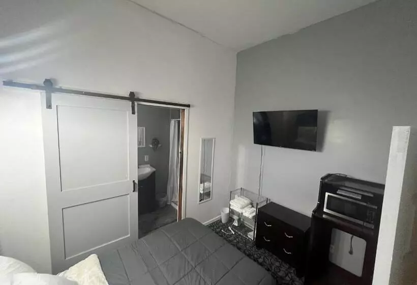 Luxury Suites Boutique Hotel And Lounge