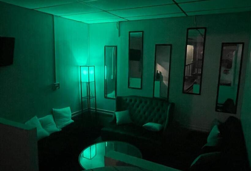 Luxury Suites Boutique Hotel And Lounge