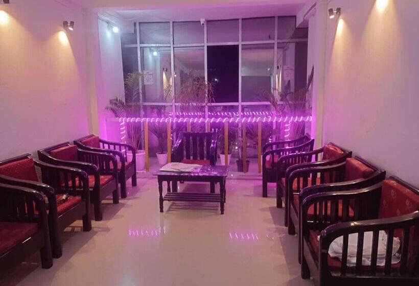 Oyo 81279 Hotel High East