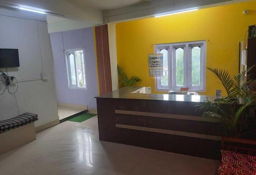 Oyo 81279 Hotel High East