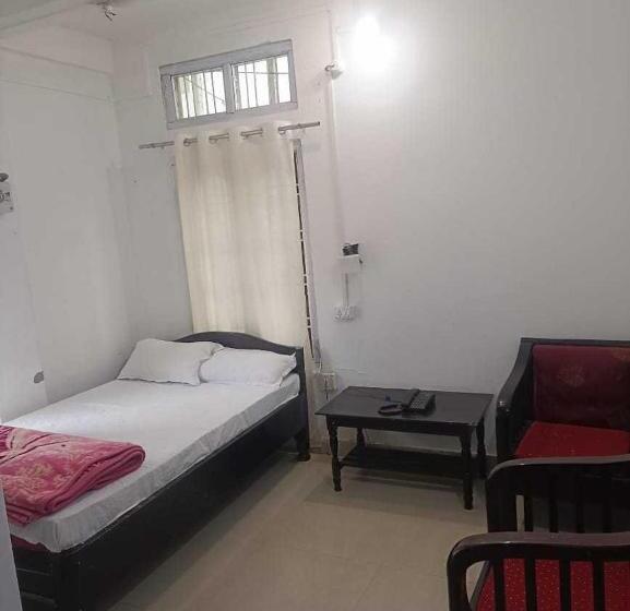 Oyo 81279 Hotel High East