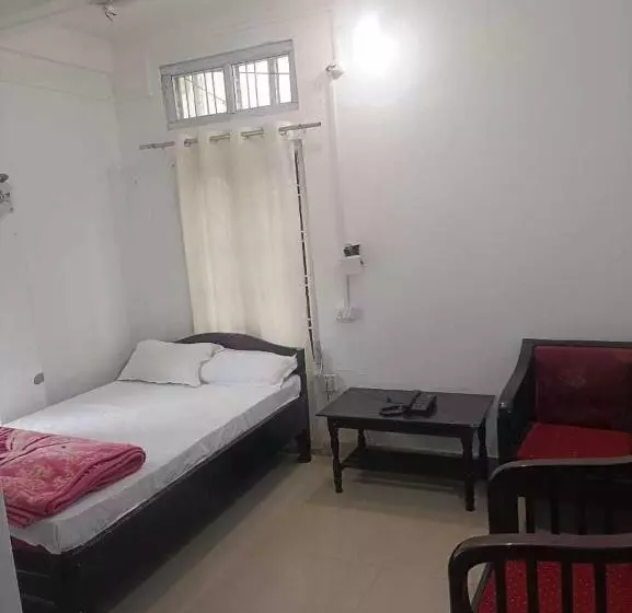 Oyo 81279 Hotel High East