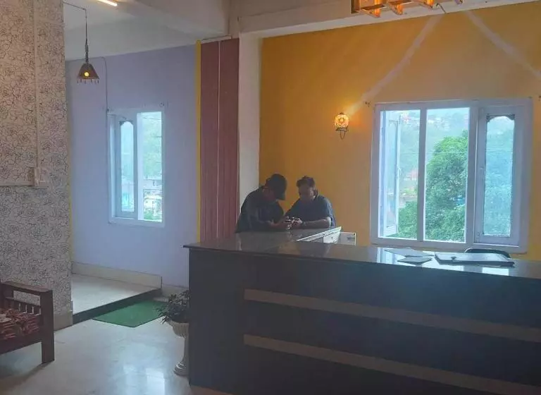 Oyo 81279 Hotel High East