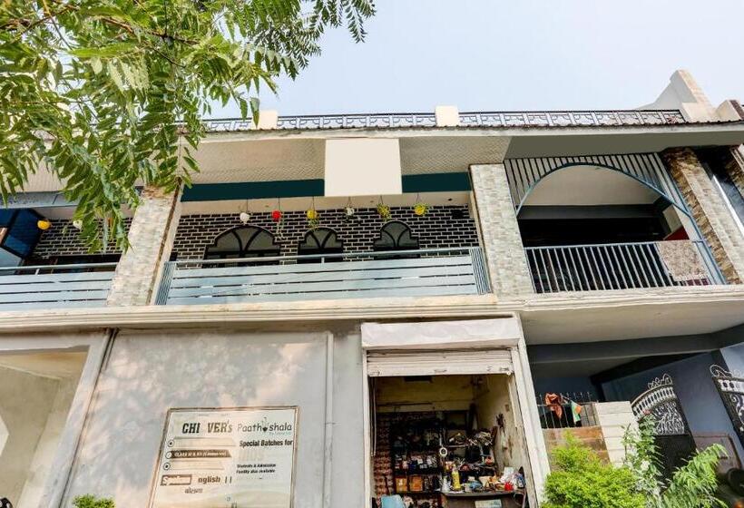 Oyo Hotel The Selaqui Paradise