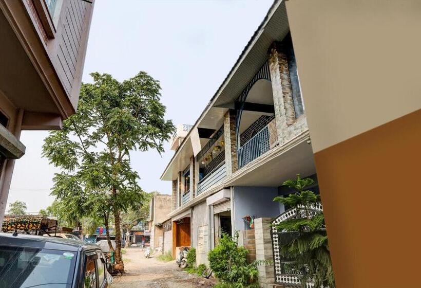 Oyo Hotel The Selaqui Paradise