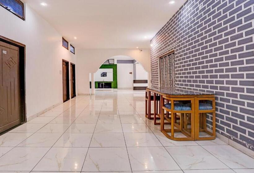 Oyo Hotel The Selaqui Paradise