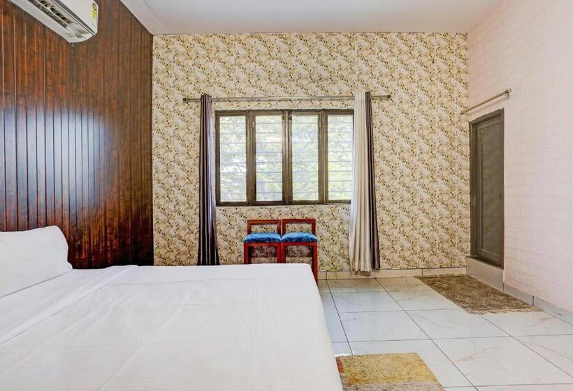 Oyo Hotel The Selaqui Paradise