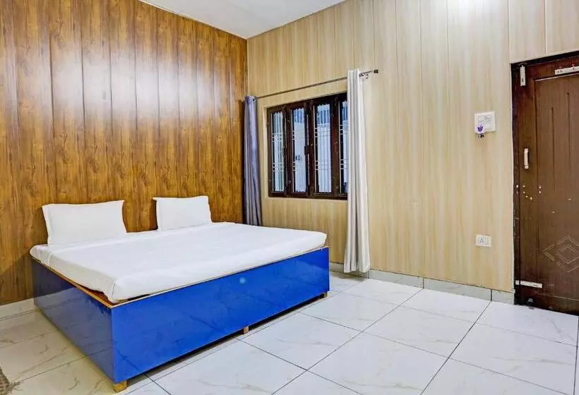 Oyo Hotel The Selaqui Paradise