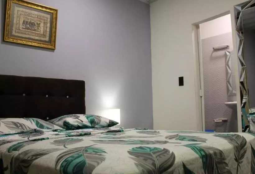 Majatalo Hostal Queens Deluxe