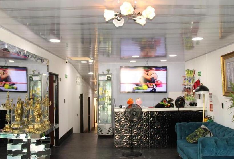 Panzió Hostal Queens Deluxe