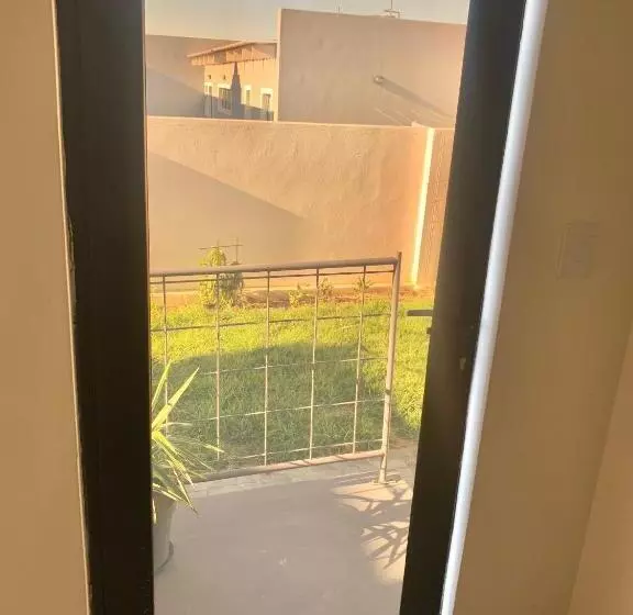 پانسیون Teya Travellers Accommodation