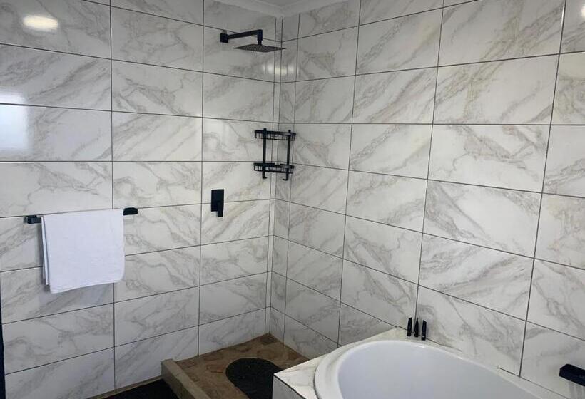 پانسیون Teya Travellers Accommodation