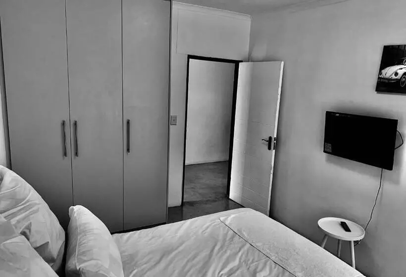پانسیون Teya Travellers Accommodation