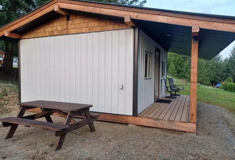 Majatalo Wells Gray Stay And Play