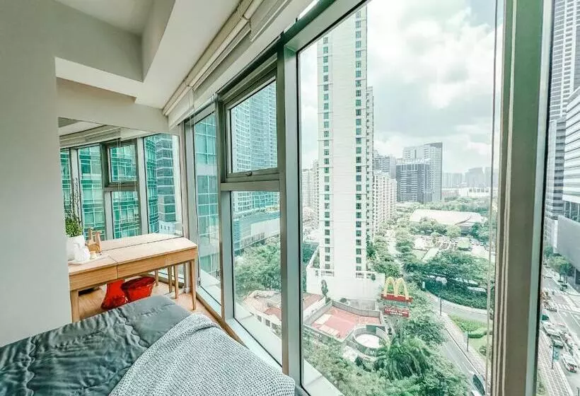 Vibrant Oasis With The Best View + Fast Wifi