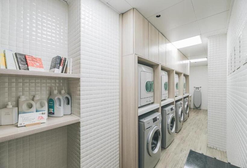 Atour Hotel East Nanjing Road Near The Bund