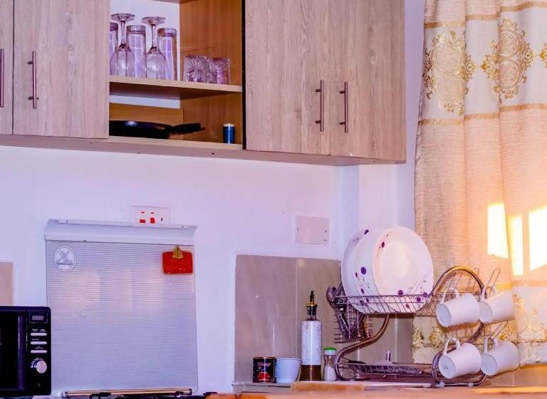 تختخواب و صبحانه Nyluxe Place