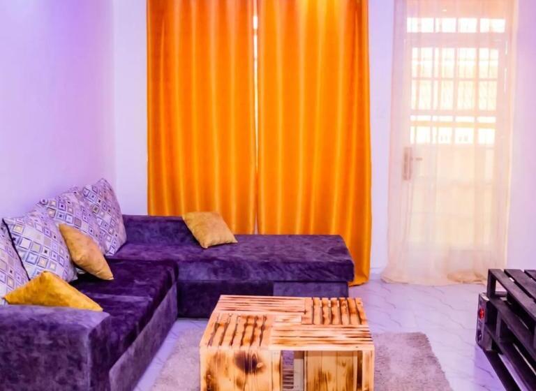 تختخواب و صبحانه Nyluxe Place