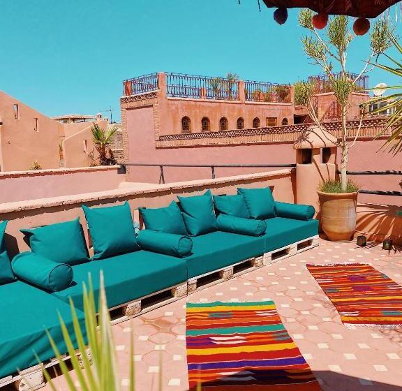 تختخواب و صبحانه Riad Sidi Radoine