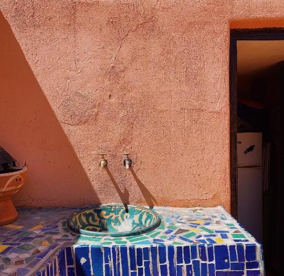 تختخواب و صبحانه Riad Sidi Radoine